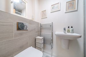 Ensuite- click for photo gallery